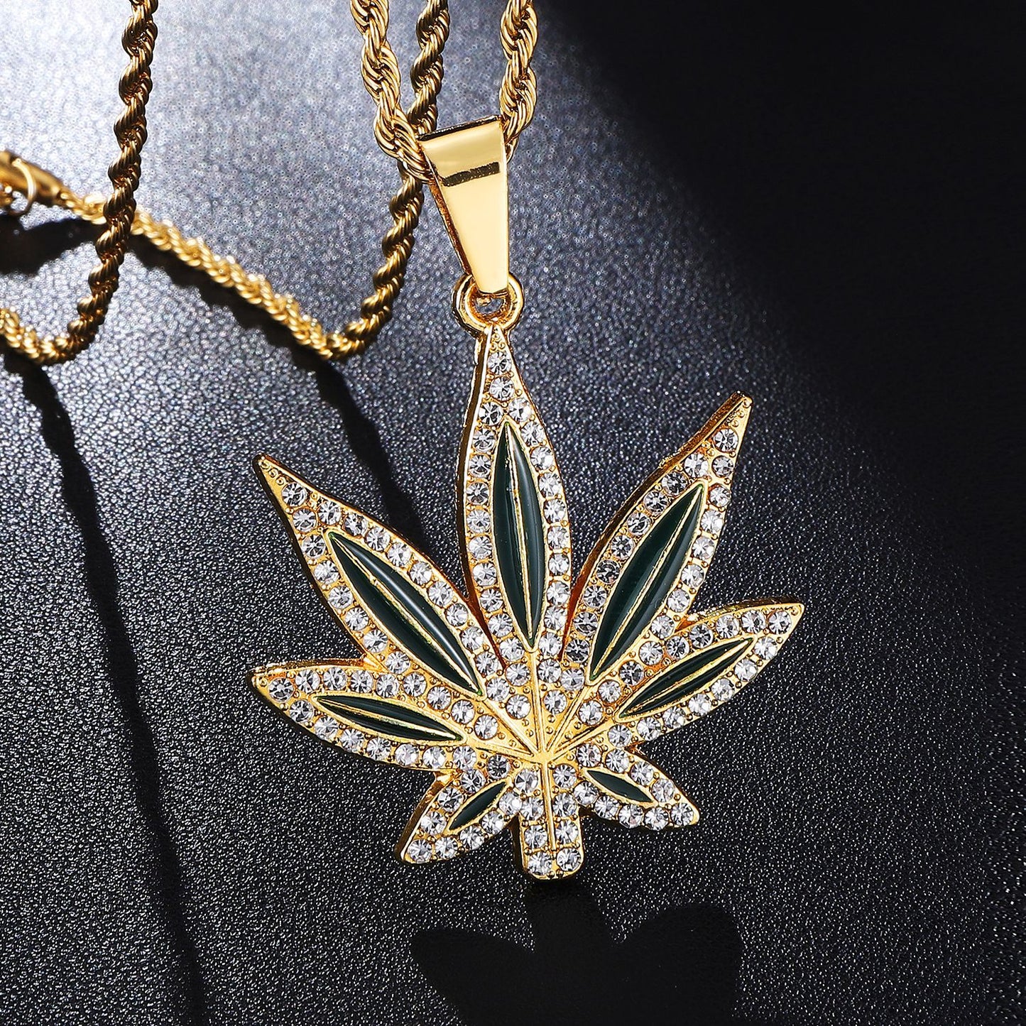 Explosive Punk European And American Hip-Hop Style Men'S Diamond Large Maple Leaf Pendant