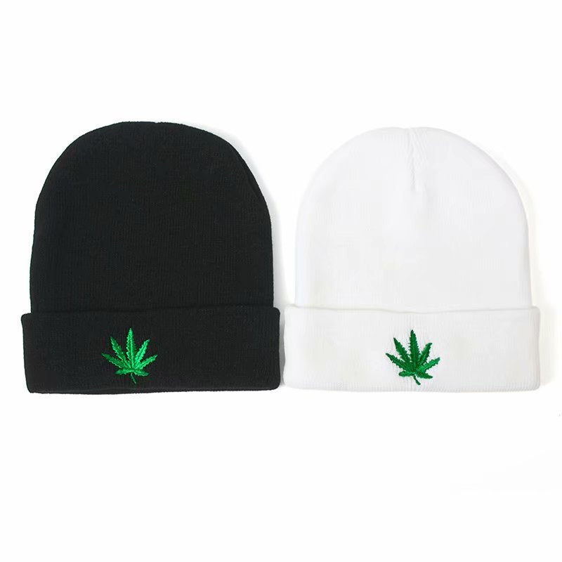 European And American Men And Women Maple Leaf Embroidered Knitted Hat Caps Hip Hop Woolen Yarn